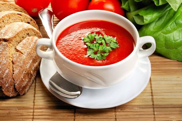 The drinking diet menu can be diversified with tomato soup