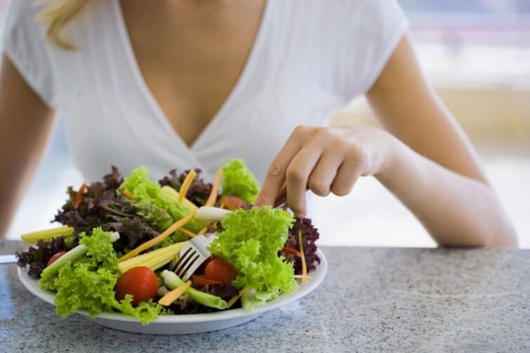 Eat vegetable salad on your favorite diet